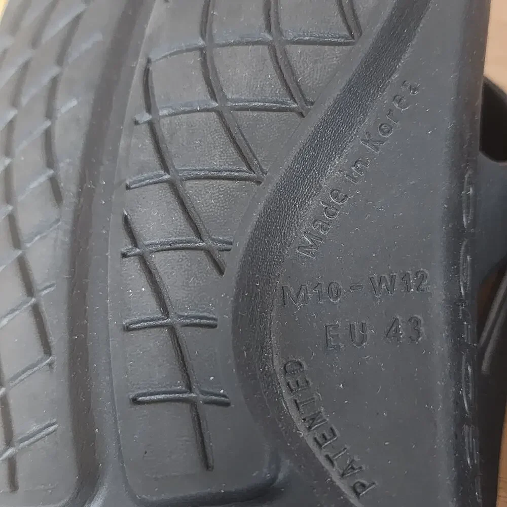 OOFOS Original Recovery Sandals Black Thong Flip Flops Men's 10 Women's 12 EU 43 - Picture 6 of 6